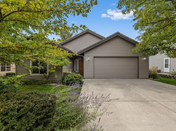 1748 NW Nickernut Pl, Redmond, OR 97756