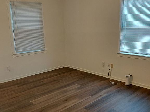 5th image of 837-839 Valerie Ln