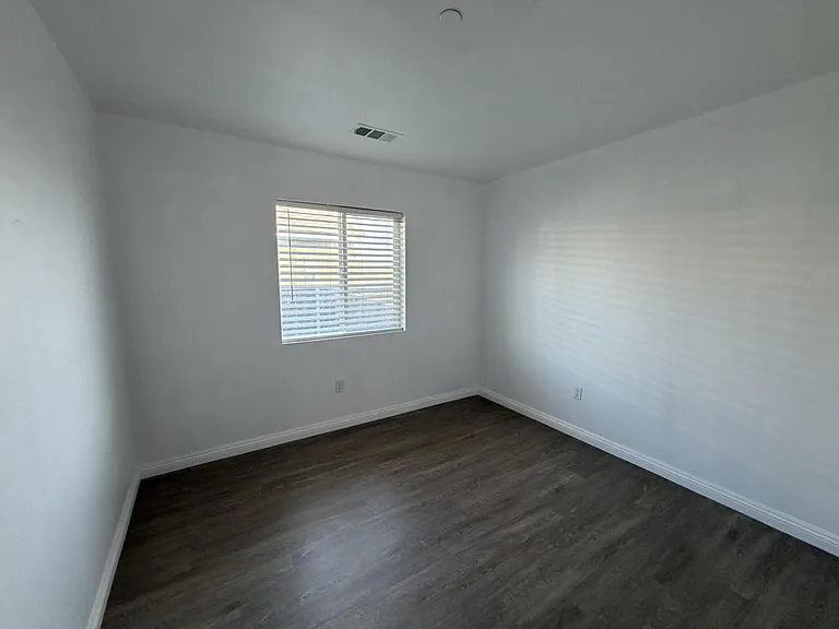505 Cindy Ct — Photo 13