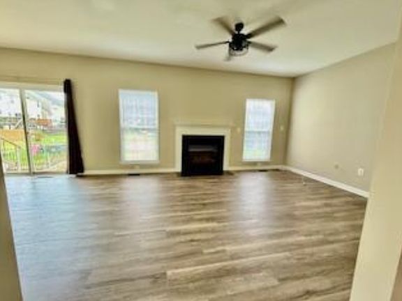 5th image of 2223 Blue Spruce Dr