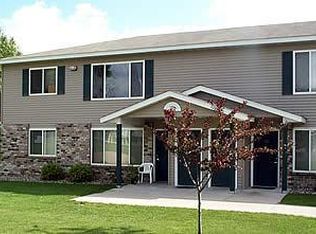 910 8th Ave S APT 102, Wahpeton, ND 58075