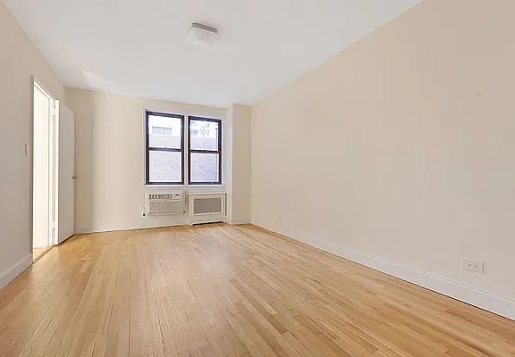 4th image of 1360 York Ave APT 3G