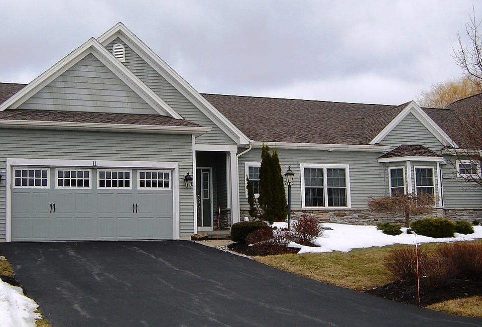 1st image of 11 Ashton Dr
