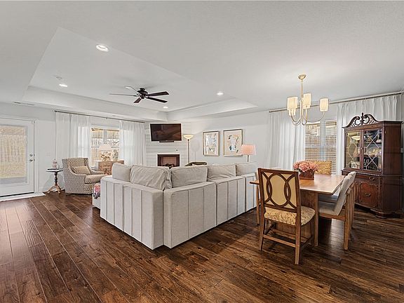 3rd image of 3226 Summer View Ave