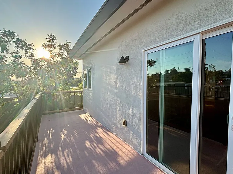 4941 York Blvd — Photo 6