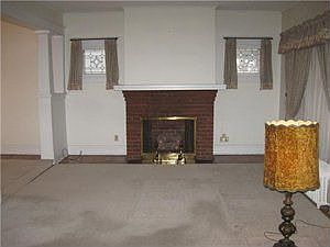 4th image of 93 Choate Ave