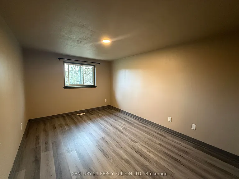 273 Coventry Ct — Photo 8