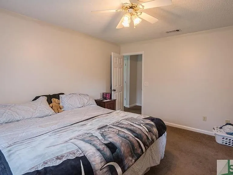 907 Primrose Ln — Photo 16