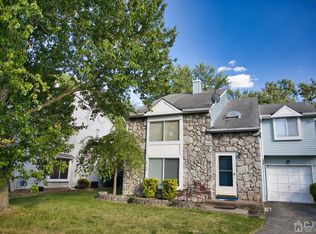 4 Jason St, Dayton, NJ 08810