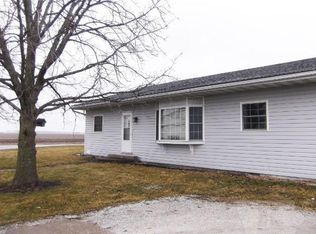 2209 N County Road 1730, Dallas City, IL 62330