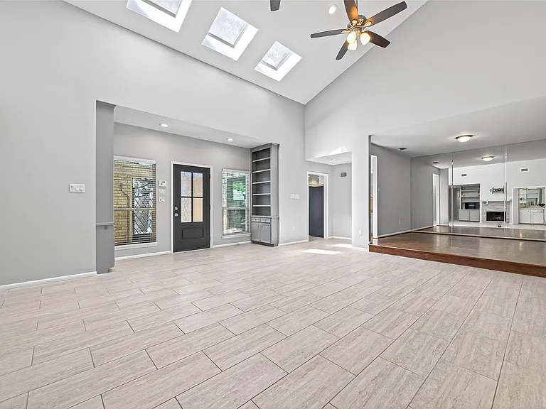 5218 Palmetto St — Photo 12
