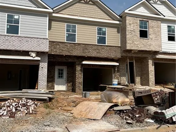 41 Creekside Commons Dr, Hoschton, GA 30548