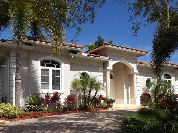 3710 Embassy Dr, West Palm Beach, FL 33401