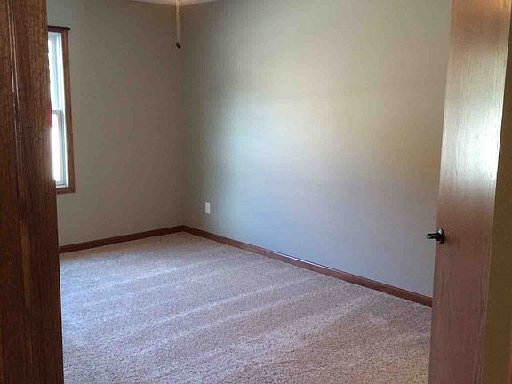 5th image of 505 E Adams St APT 15