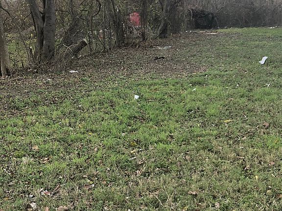 3rd image of 2702 Saint Charles St