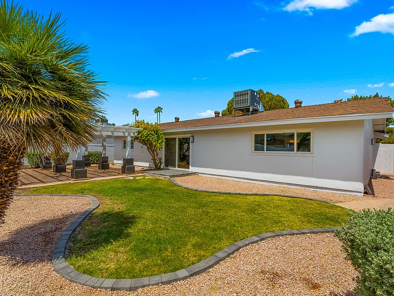 1615 E Fremont Dr — Photo 8