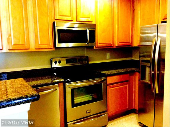 4th image of 3178 Summit Square Dr Unit 3-D10
