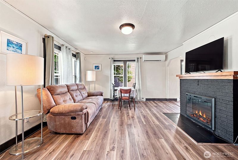 2nd image of 540 21st Avenue