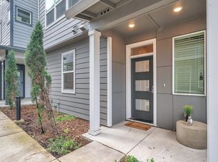6082 SE Woodstock Blvd, Portland, OR 97206