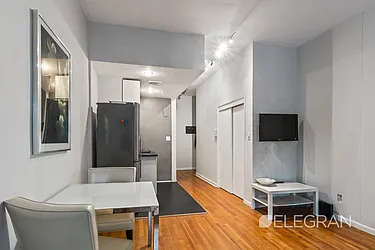 Rented by (Legacy) Elegran