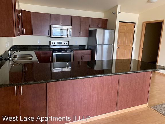 3rd image of 605 33rd Ave W #312