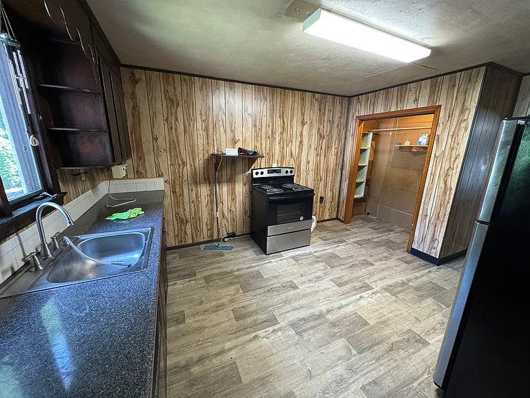 516 E Norwegian St — Photo 6