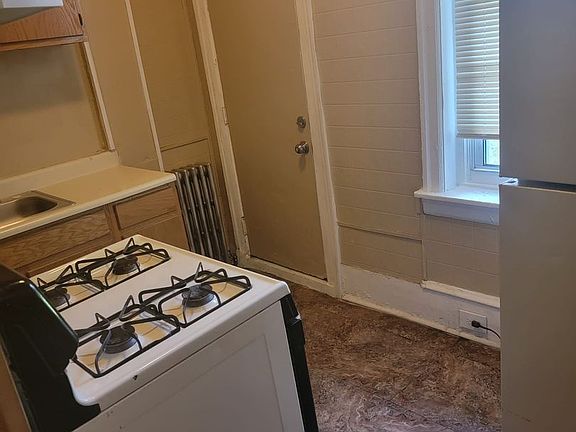 2nd image of 27 Colonial Ave #1