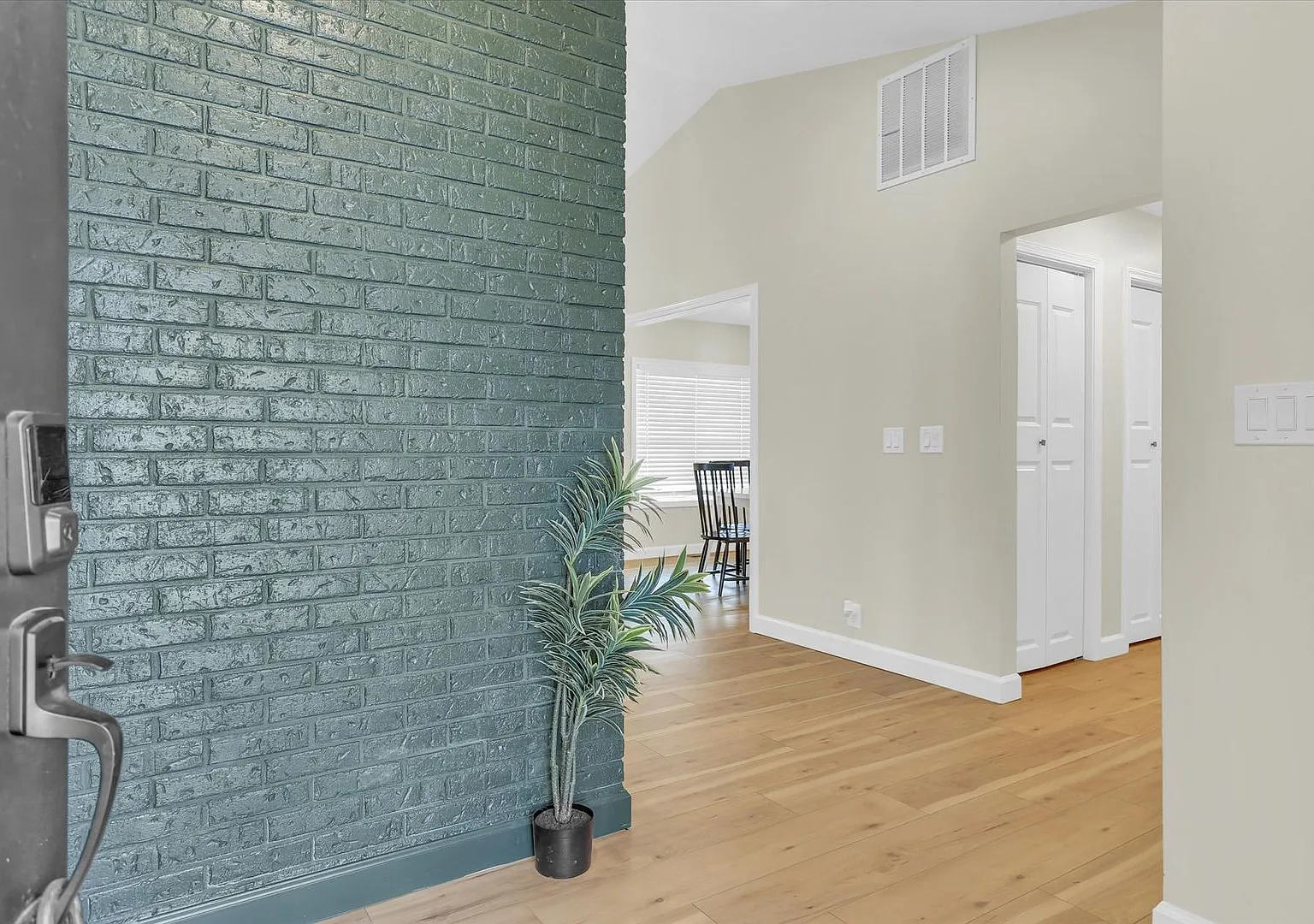 Charming 3-Bedroom Home with Private Backyard Retreat — Photo 4