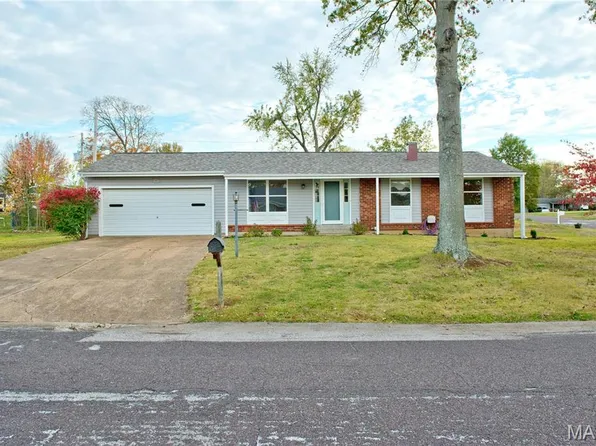 5374 Butler Hill Estates Dr, Saint Louis, MO 63128