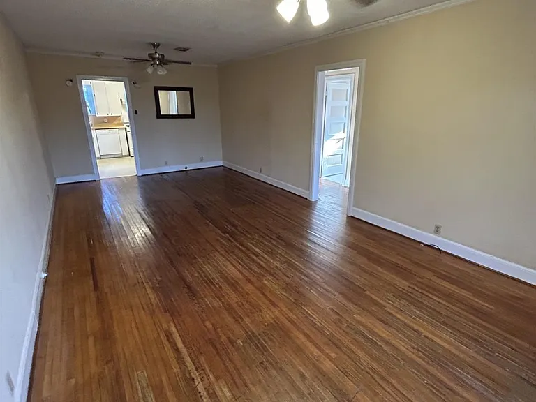 2928 Avenue O #2 — Photo 4
