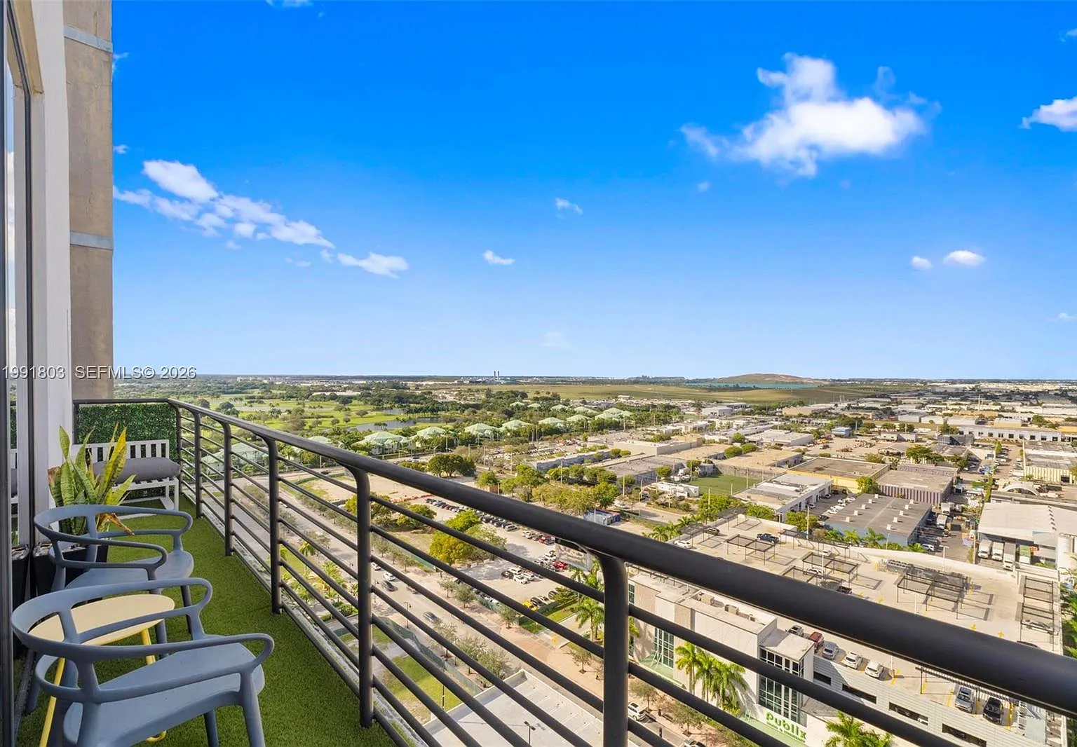 5350 Park Condo — Photo 3