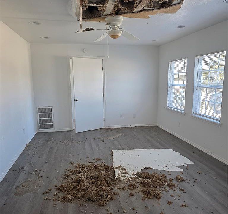 1st image of 1014 Clover Ln