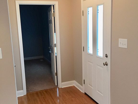 2nd image of 203 Bluecrest Ln