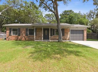 54 Berwick Cir, Shalimar, FL 32579