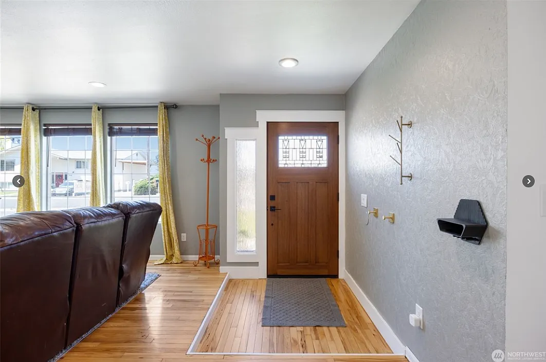 3 bed, 1545 sqft, $2,100 — Photo 3