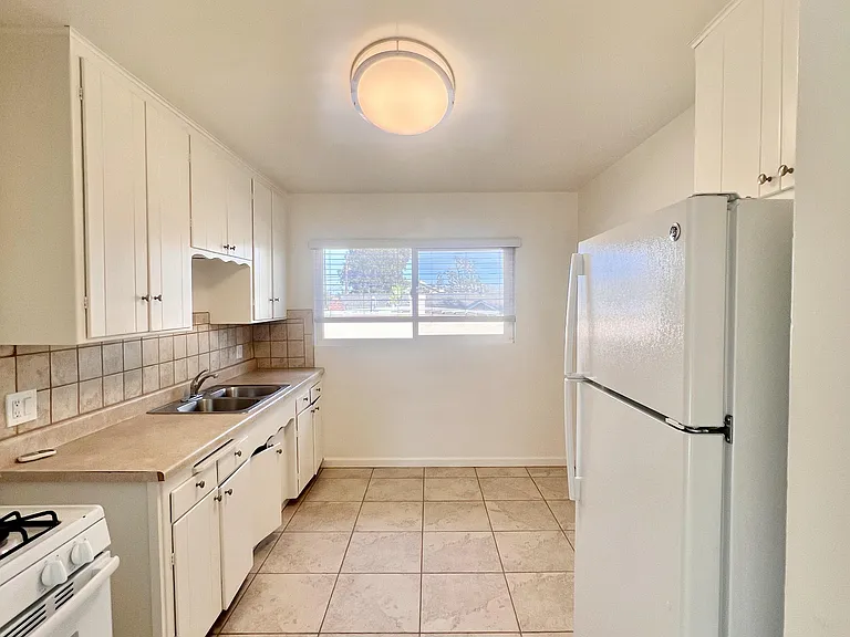 Eat-in Kitchen