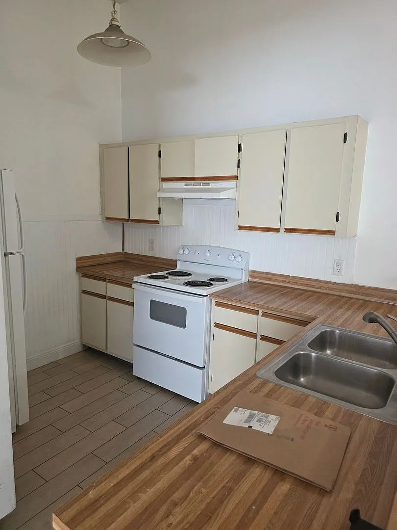 6031 Scotchwood Gln. # 204 — Photo 4