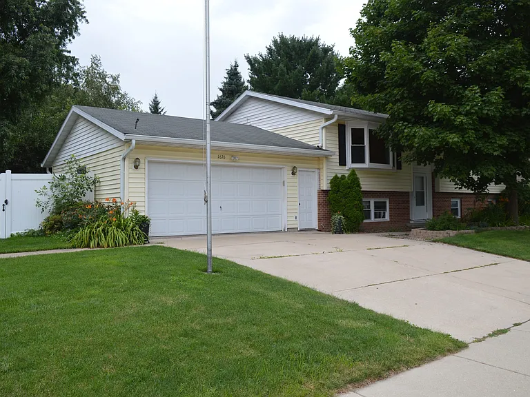 1676 Silverado Dr — Photo 28
