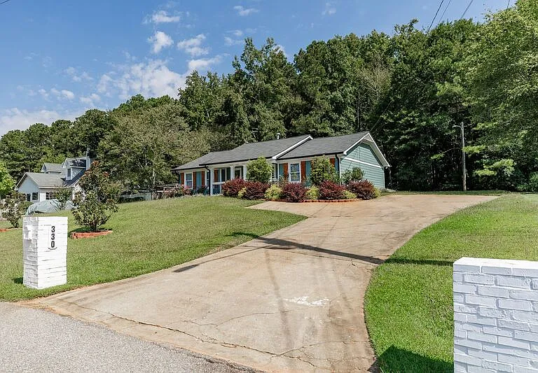 330 Monty Dr — Photo 6