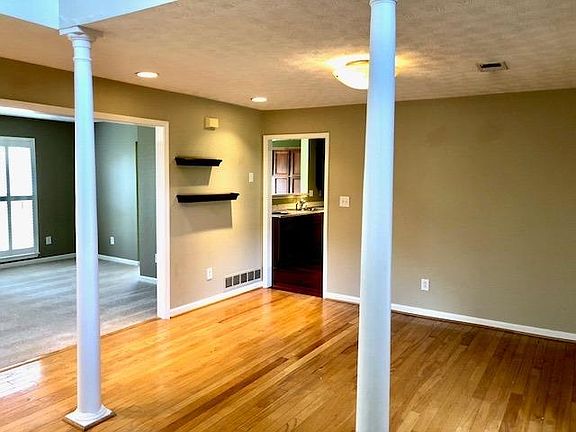 4th image of 3609 Beechwood Cir