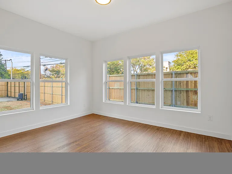 603 W Brooklyn Ave — Photo 8