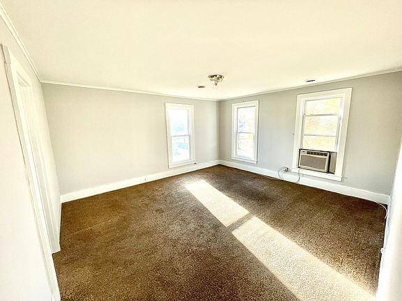 3rd image of 420 N Hickory St APT 2