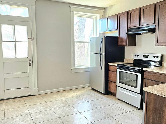 2nd image of 3121 Lackland Ave #2F
