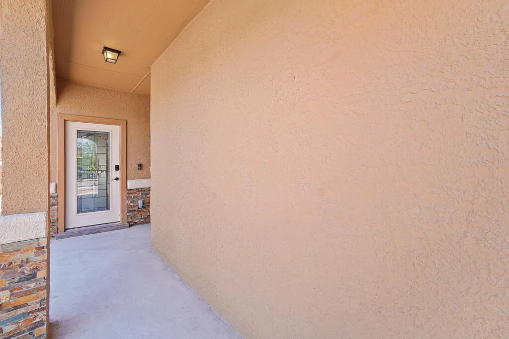 3 bed, 2.0 bath, 1389 sqft, $1,850 — Photo 2