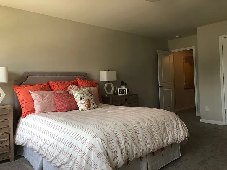 453 Tayberry Ln — Photo 17