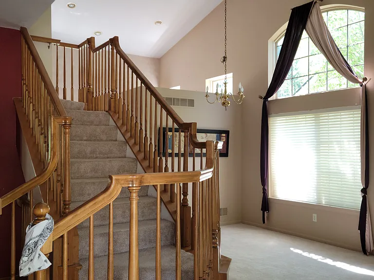 5689 Versailles Ave — Photo 73