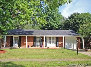 37 Belhaven Dr, Springfield, IL 62704