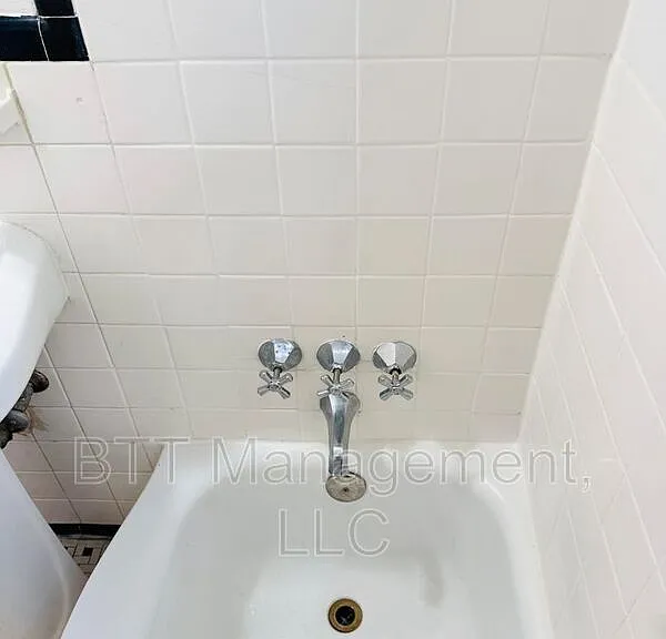 8805 Plymouth St #5 — Photo 42