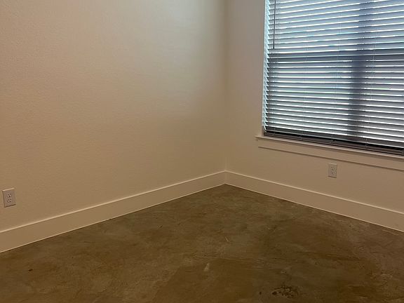 4th image of 601 Campus St #601