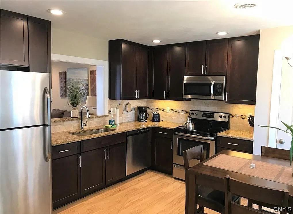 2 bed, 2.0 bath, 1200 sqft, $3,100 — Photo 4